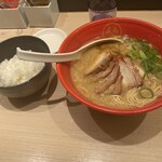 Toukyou Tonkotsu Be-Su Meido Bai Hakata Ippuudou - 味噌豚骨ラーメン＋白いご飯全景