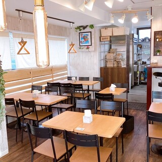 30 seats inside ♪ takeaway available ⭐︎ Mobile ordering also available!