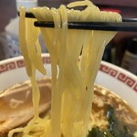 栄雅  - ラーメン、麺リフト