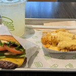 Shake Shack - シェイクバーガー(アボカド、ピクルストッピング)