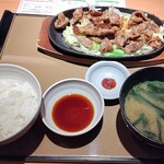 やよい軒 - 野菜とラムのジンギスカン定食