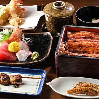 We recommend the course where you can enjoy rare green eel and unique eel dishes.