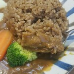 キッチン ブルー グローブ - 取り出し、カレールーを乗せて