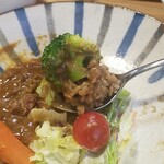 キッチン ブルー グローブ - ブロッコリーとご飯