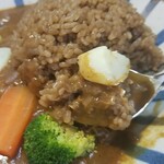 キッチン ブルー グローブ - ポテトを乗せて