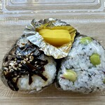 みずき野広場 - 昆布と ゆかり風味の枝豆の おにぎり