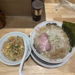 背脂ラーメン チャッチャ亭 - 