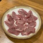 炭火焼肉ホルモンさわいし - カシラ