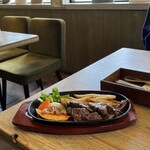珈琲新鮮館 - 鉄板牛サガリ肉のステーキ