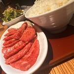 焼肉 しんうち 神楽坂 - 