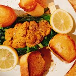 A whole board of raw sea urchin, sea urchin watercress