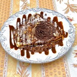 ムッシュ ペペ - 自家製のプラリネを使用したガナッシュ、プラリネアマンドなど食感、味わい深さにこだわったクレープ