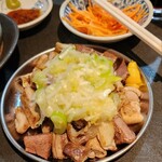 鉄板ホルモンダイニング ぶた鉄 - 