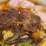ラーメン 坊也哲 - 首肉の存在感