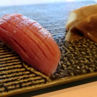 天寿し 横浜店 - めっちゃ冷たい中トロからスタート