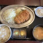 大衆食堂 すずの木 - 厚切りとんかつ定食