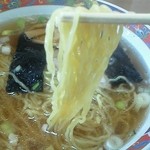 Nan En - 醤油ラーメン　麺アップ