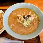 新来軒 - 料理写真:みそラーメン。750円（税込）