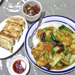 老広東 - 加里鶏片飯 ＆ 焼きぎょうざ（５ヶ）