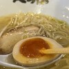 泡系しおとんこつラーメン べらしお 総本店