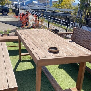 6名〜8名掛けテラス席1席