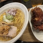 サッポロ ラーメン ハチ - 