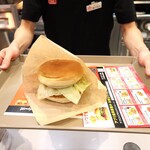 Wendy's First Kitchen - 料理写真:ウェンディーズバーガーUSA