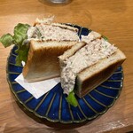 神保町 すしわさび - 自家製ツナサンド（ハーフ）。