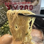 らうめん 侍の侍 - 和風とんこつらうめん＋煮玉子、麺リフト