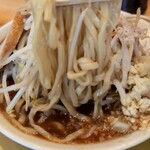 麺屋 敬 - 麺はゴワゴワでは無い普通の太麺