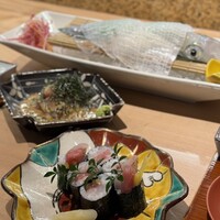 対馬のどぐろとイカ活き造り 博多 魚蔵 都ホテル店 - 