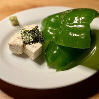 カルネジーオ イースト - 左：そぼろチーズ
                    右：ぱりぱりピーマン