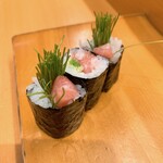 鮨 うみから - 芽ねぎとトロ。