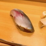 鮨 うみから - 握ってもらう。鯖。