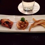 鮨 波やし - ［２回目］鮭ハラス・白子・うなぎの骨の素揚げ