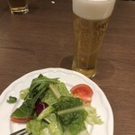 Pittsuxeria Torattoria Da Bocchano - ランチのサラダ&ビール