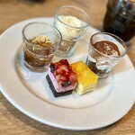 SALVATORE CUOMO & BAR - 