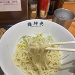 麺絆英 - 麺アップ　ネギ増し