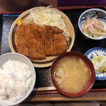 楠 - 料理写真:とんかつ定食   750円