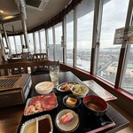 焼肉食堂天空の紅だるま - 窓側の席