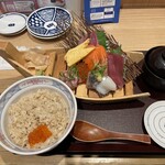 鮨・酒・肴 杉玉 - ランチの舟盛り丼