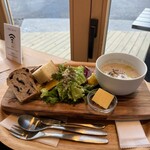 BLUE SIX COFFEE - モーニングスーププレート（ドリンク付き）１３７５円（税込）