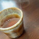 海鮮丼 海坊主 - 熱々のお茶 