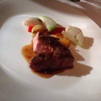 エルルカン・ビス - あまりに素晴らしい豚の肩ロース。グリーンペッパーのソースもお肉に合います！感激しました。