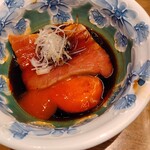 焼うお いし川 - 中トロは片面を焼いて卵と共にすき焼き風に