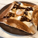 PERCH - キノコとりんごとフロマージュのガレット