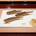 わたなべ - 琵琶湖もろこ唐揚げ、クワイチップ