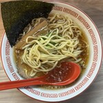 塚本 一盃 - 少し縮れた平打ち太麺