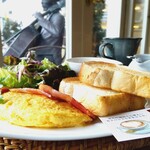 Cafe de Felice - モーニング(￥650)。レストラン風だよー！