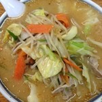 ねぎっこ - 野菜味噌ラーメン、にんにく、胡椒、七味たっぷり。